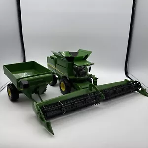 John Deere S680 Green Combine Harvester Tractor 1/32 Plastic ERTL Toy Medium - Picture 1 of 19