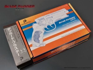 Blade Runner 2049 Deckard's Blaster Pro Series Kit de modelo de réplica de utilería: 03BPF02 - Imagen 1 de 5