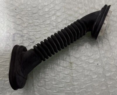 2015-2019 BMW X6 - Trunk LID / Hatch Grommet 9229745 - Изображение 1 из 4