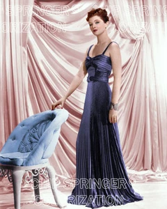 MYRNA LOY Tende e Sedia Rosa | Bellissima FOTO A COLORI 8x10 di CHIP SPRINGER - Foto 1 di 1
