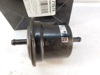 Filtro de combustible BOSCH 71574 para Nissan e Infinity e Isuzu y Honda Foto 1 de 4