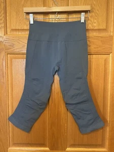 CL35 Lululemon Leggings Capri Cortos Azul Alto Cintura Acanalada Mujer 4 - Imagen 1 de 3