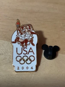 'RETIRED 2004 WALT DISNEY WORLD OLYMPIC GAMES  DONALD DUCK GOLD MEDAL PIN - Picture 1 of 2