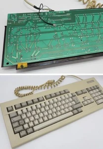 Amiga 2000 HI TEK Tastatur mit c Logo . QUERTZ (DE) Getestet! - Bild 1 von 8