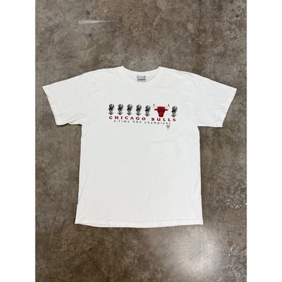 Camiseta de colección Gear For Sports Chicago Bulls 6 veces campeones de la NBA para hombre grande Foto 1 de 3