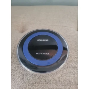 Samsung Qi Wireless Fast Charger Charging Pad - Blue - Picture 1 of 2