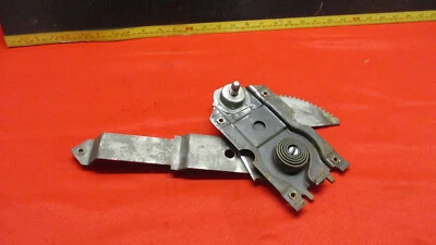 1961 1962 CHEVROLET IMPALA AND BELAIR QUARTER WINDOW REGULATOR BUBBLE TOP LH - Image 1 of 4