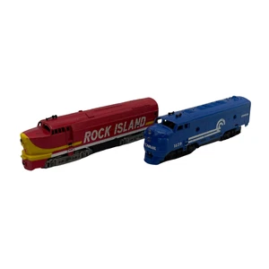 Vintage Tyco Rock Island and Conrail #1639 HO Scale Locomotive Lot of 2 - Picture 1 of 13