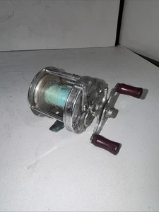 Carrete de pesca Pflueger Rocket Nº 1365 Baitcast - Imagen 1 de 4