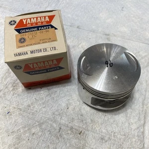 Nuevo de Lote Antiguo Yamaha Original Pistón STD Diámetro 1976 XT500 TT500 583-11631-02-95 Bin T - Imagen 1 de 4