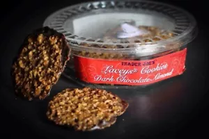Trader Joe's 8 once LACEYS BIOKIES Cioccolato Fondente Mandorla ** BB 4/2025 ** - Foto 1 di 3