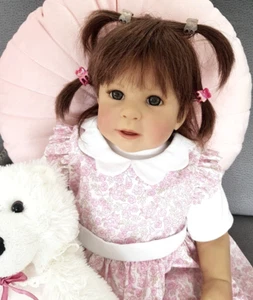 Emily von Doris Stannat Künstlerpuppe aus Vinyl, 62 cm, mit Zertifikat! - Bild 1 von 5