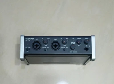 Scheda Audio TASCAM US-2x2 2-In/2-Out USB Audio/MIDI Interface DAW Cubase  - Immagine 1 di 2
