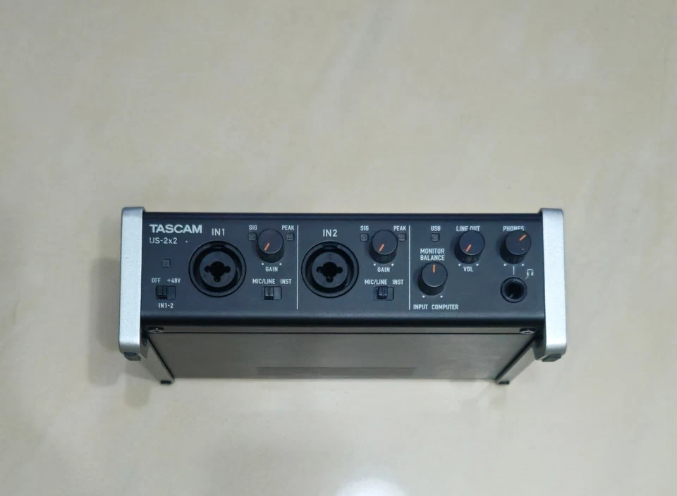 Scheda Audio TASCAM US-2x2 2-In/2-Out USB Audio/MIDI Interface DAW Cubase  - Immagine 1 di 2