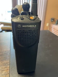 Motorola XTS 3000 VHF---Model--H09KDC9PW5AN- BLACK  - Afbeelding 1 van 10