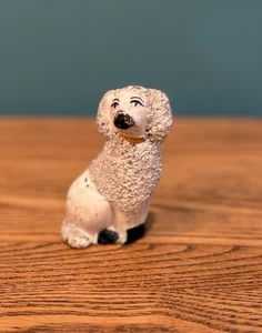 Gebrauchte antike weiße Staffordshire Pudel Hund Figur Vintage - Bild 1 von 5