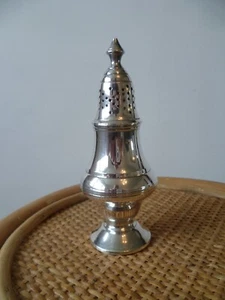 A Vintage Silver Plated Sugar Castor. A Vintage Silver Plated Sucriere - Picture 1 of 7