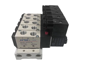 5 pc. manifold AIRTAC 4V210-08 5/2-Way G1/4 Pneumatic Directional Valve 24V DC - Picture 1 of 5