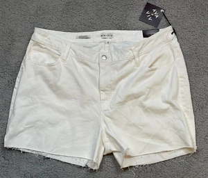Ava & Viv Midi Shorts Womens Size 20 Waist 4 Inseam White High-Rise Slim Fit - Bild 1 von 14