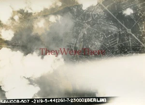 *100th Bomb Group- WWII Aerial Bombing MISSION #118 photo- BERLIN 5/19/44* -2 - Picture 1 of 2
