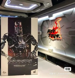 Hot Toys MMS352 Terminator Genisys Endoskeleton 12 '' 1/6 Action Figure - Picture 1 of 4