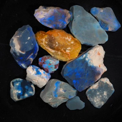 PRECIOSO PAQUETE DE 159ct Lightning Ridge ópalo negro áspero + frota 12 piezas #5 Foto 1 de 4