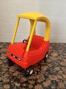 "Mini coche de muñecas Little Tikes vintage acogedor cupé miniatura rojo amarillo 6""" - Imagen 1 de 3