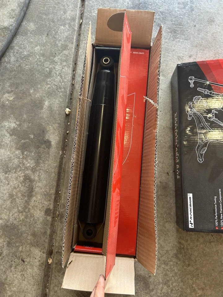 Suspensión trasera y barras de amarre interiores y exteriores Ford Ranger Foto 1 de 2