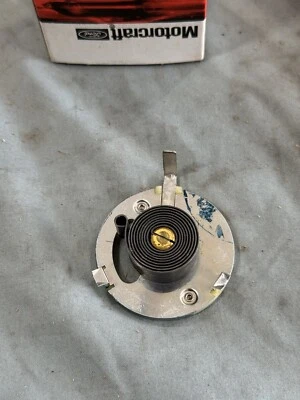 Новый из старых запасов оригинальный дроссель Motorcraft CM-2636 / D7PZ-9848-A FORD Mustang Pinto Capri 2,3 л - Изображение 1 из 3