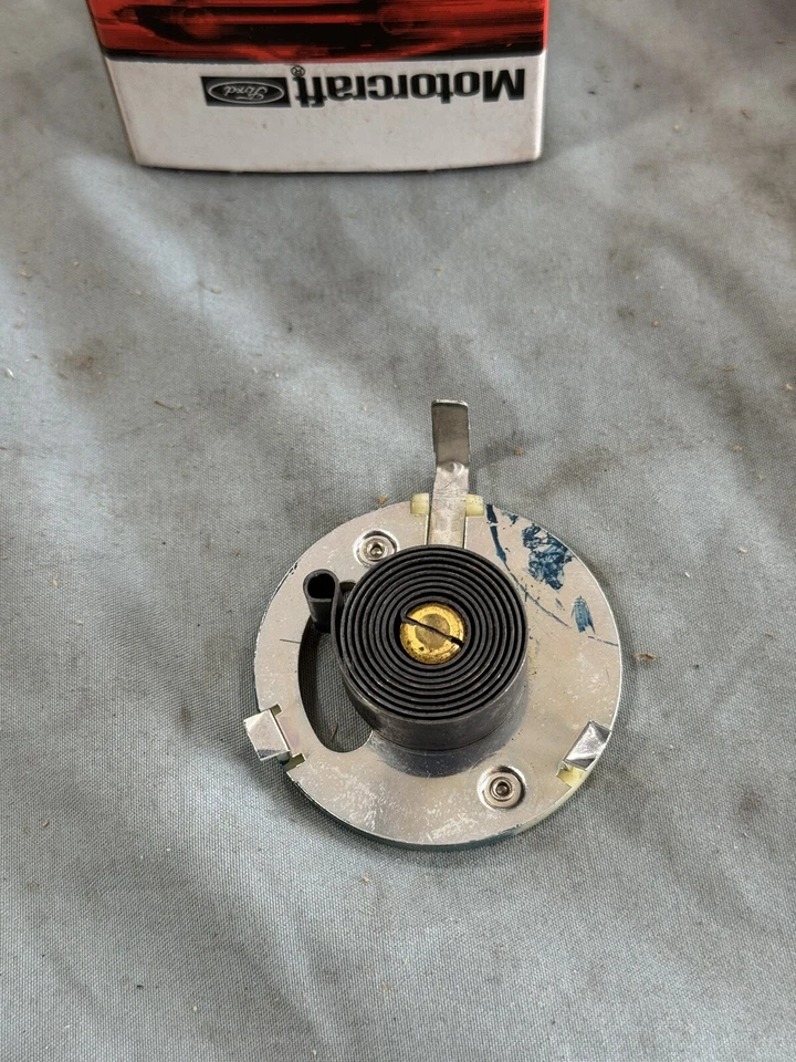 NEW NOS OEM Motorcraft Choke CM-2636 / D7PZ-9848-A FORD Mustang Pinto Capri 2.3L - Image 1 of 3