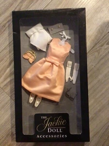Jackie Kennedy Doll India State Visit Peach Day Dress Outfit Franklin Mint - Picture 1 of 2
