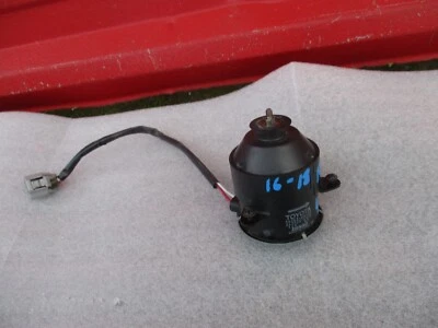 Motor ventilador radiador derecho para Lexus RX350 RX330 16363-0A130 2016-2022 OEM Foto 1 de 4