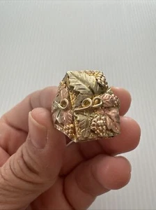 J Co 10K-12k Black Hills Gold GRAPE LEAF Ring 12.3 Grams - Size 8 - Picture 1 of 8