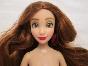 Nude Disney ILY 4Ever Holiday Gift Set Fashion Doll Inset Green Eyes Brunette - Picture 1 of 9