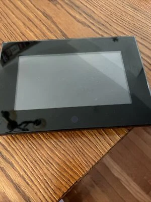 1 Insignia Digital Picture Frame 9" 16:9 NS-DPF8WA-09- 1-Giinii Fram Sold As Is - Image 1 of 4