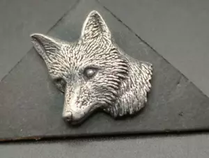 🐶 Brand New Fox-Head Shaped Badge – 3cm x 2cm – Stylish & Unique! 🐶 - Picture 1 of 4