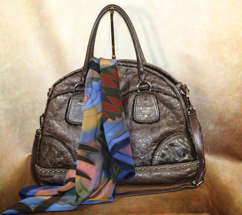 BORSA PRADA SHEARLING CIOCCOLATO EFFETTO INVECCHIATO INTERNI E CUCITURE IN PILE NERO.