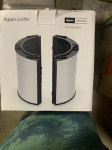 Dyson Pure Cool Tower Air Purifier - White - Picture 1 of 2