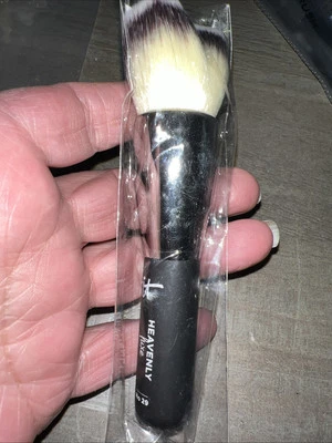 New NIP IT Cosmetics Heavenly Luxe 29 Brush Solid Serun Foundation Soft - Image 1 of 3