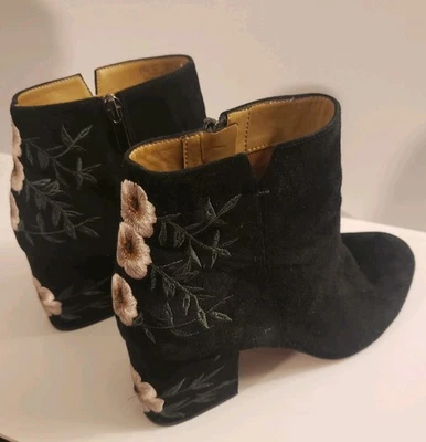 Franco Sarto 8.5 Olympia Gamuza Floral Bordado Botines Para Mujer Negros Foto 1 de 4
