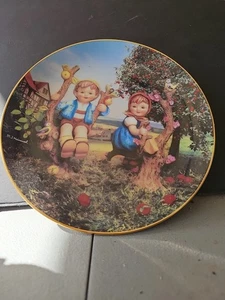 Hummel Apple Tree Boy And Girl Hummel Collector Plate Danbury Mint - Picture 1 of 3