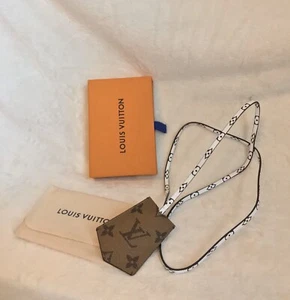 NEW Louis Vuitton MONOGRAM GIANT REVERSE OVERSIZE KEY CASE HOLDER - Picture 1 of 10