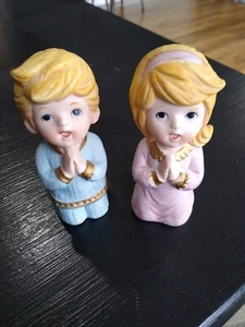 Vtg Homco #5211 Kneeling Praying Little Boy & Girl Figurines Blue Pink - Picture 1 of 11
