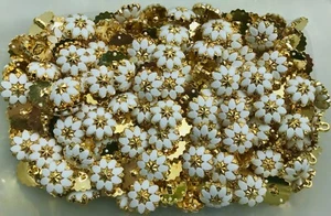 Buttons 21mm 34L Gold & White Flower Shank Dress Jacket Coat Button Craft (W727) - Picture 1 of 24