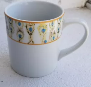 ARLINGTON DESIGNS WHITE WITH LOTS OF GOLD PEACOCK TAIL COLLECTIBLE MUG - Picture 1 of 5