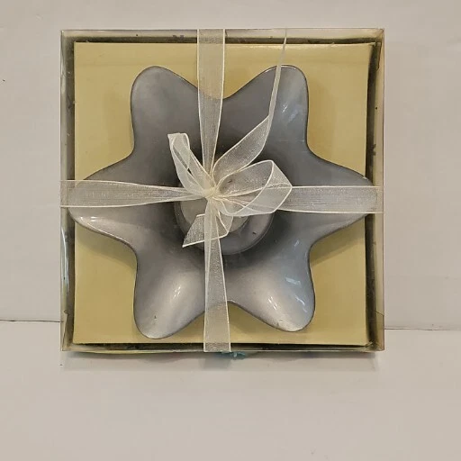 NUEVO PLATO VELA CRISTAL LUMINESSENCE 6x6” con vela plata flor en forma  Foto 1 de 4