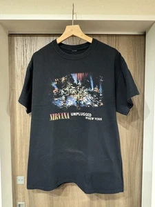 Nirvana Unplugged In New York Band Tee Size L Black Slightly Faded Worn HN6680 - Picture 1 of 2