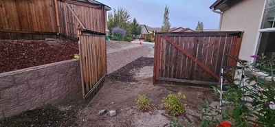 Heavy Duty Self-Locking Gate Latch Alloy Steel Black for Outdoor Fence Security - Image 1 of 4