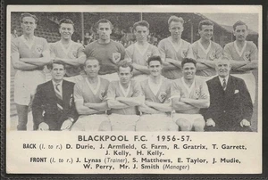 DAILY EXPRESS-FOOTBALL TEAM GROUP 1956/57 (POSTCARD)-#54- BLACKPOOL - Picture 1 of 2