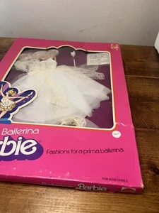 1975 Mattel - Abito Barbie ballerina 9327 vestito bianco gara NOS - Foto 1 di 6